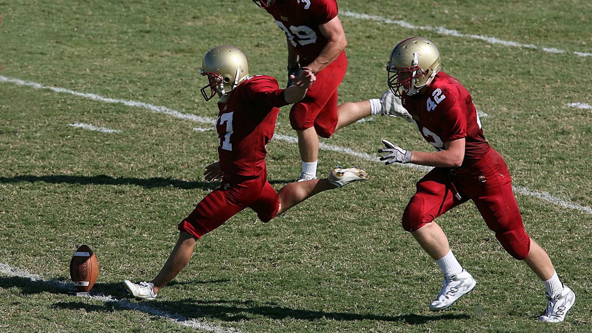 梅西带领阿根廷勇闯南美预赛，表现抢眼